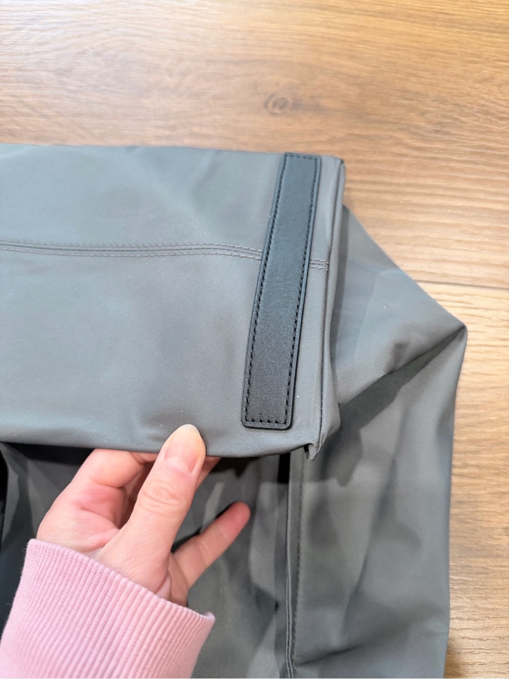 New Burberry Trench Charcoal Grey Extra Large Nylon Branded Tote - Picture 8 of 9